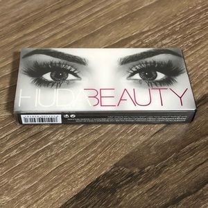 Huda Beauty Samantha #17 False Lashes
